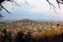 Харманли, между селата Черна могила (2 км), Белица (5 км) и Бисер (6 км), се издига големият рид 