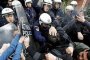 Амнести Интернешънъл: Гръцката полиция нарушава човешките права