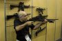 Чехите предадоха 8000 единици огнестрелно оръжие 