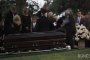 Едуард Кенеди беше погребан до братята си в националното гробище Арлингтън 