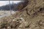 Свлачище затрупа двама работници край Дупница