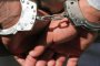 Арестуваха трима мъже за кражба на чанта пълна с пари