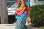   Джъстин Бийбър в шарена тениска на Ролинг Стоунс