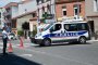  Служител на реда във Франция прободен с нож във врата
