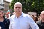   Сигнал за бомба спря делото за референдума на Слави