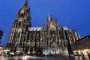 Евакуираха катедралата в Кьолн заради подозрителен ван          