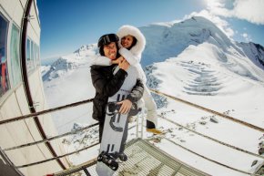 Сноубордистът излиза от няколко години с канадската актриса от български произход