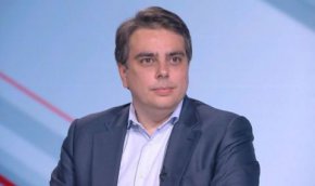  Вицепремиерът и министър на финансите Асен Василев коментира пред журналисти протестите за повече пари в сектор „Сигурност“