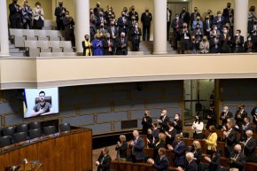 Виртуалното обръщение пред финландския парламент в петък беше двадесет и третото обръщение на Зеленский пред чуждестранен парламент, откакто Русия нахлу в Украйна