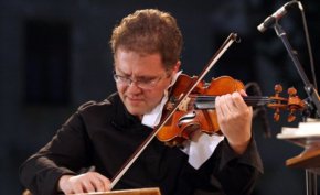 След като направи Мастърклас по цигулка в Кремона, Италия, концертмайсторът на Кралския концертгебау оркестър Веско Ешкенази вече обикаля България с турне