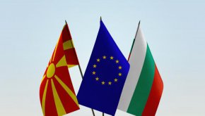 Трябва да имаме яснота, не може повече да е така“, заяви Външният министър на Република Северна Македония (РСМ) Буяр Османи в коментар за българското вето за европреговорите. “Това е последният е последен шанс за спасяването на отношенията с България”, категоричен бе той