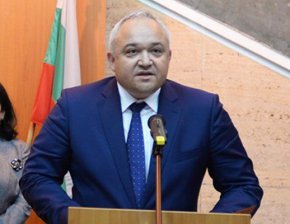 Вътрешният министър Иван Демерджиев уточнява още, че в законодателството са уредени необходимите предпоставки МВР и прокуратурата да изпълняват законово определените си функции за изборите.