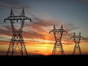     Оказва се, че посочената като основна мярка в европейския регламент за справяне с високите цени, а именно намаляване на брутното потребление на електрическа енергия, дори не присъства в българския проектозакон.