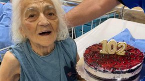 Да посрещнеш 102-ри рожден ден в "Пирогов" - тава се случи на д-р Геновева Данова, работила десетилетия като акушер- гинеколог в голяма болница в София, съобщават добрата новина от спешната ни болница.