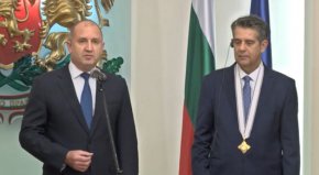  В словото си президентът подчерта, че България и Кипър допринасят за сигурността в региона и открои общите действия на двете държави за справяне с нелегалната миграция. 