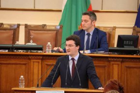 За това информирах народните представители в днешния парламентарен контрол в отговор на въпрос на депутата Бранимир Балачев, съобщи ресорният министър Зарков.