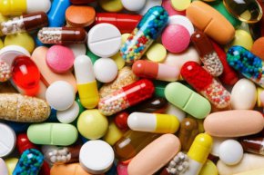 
В предаването "Преди всички" Шарков заяви, че причините за липса на лекарства са комплексни и дефицит на медикаменти има във Великобритания, Франция, Гърция.
