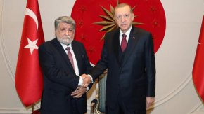 
Срещата на Ердоган с Рашидов беше допълнително включена в програмата на председателя на Народното събрание по време на официалното му посещение в Турция.