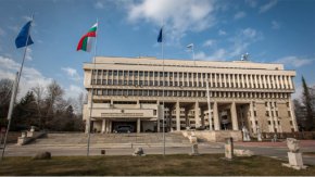 При нужда от съдействие български граждани мога да се свържат с дежурен телефон на ГК Ниш 00381668408062.