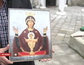 Икона в Димитровградското село Добрич предизвика интереса на местните хора