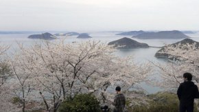 Японски острови, гледани от връх Шиуде в Митойо, префектура Кагава.