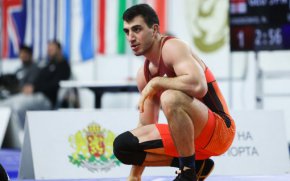 Със злато ликува  и Рамазан Рамазанов в категория до 70 кг. на свободния стил. На финала бронзовият медалист от Евро 2022 се наложи над турчина Сервет Соксун с 6:0.
