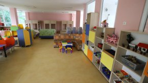 
През годината в резултат на строителство на нови сгради на детски градини бяха разкрити нови  806 места и в тях вече е извършен прием.