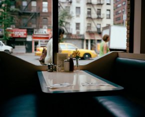 Улиците на Ню Йорк от вътрешността на закусвалня Getty Images