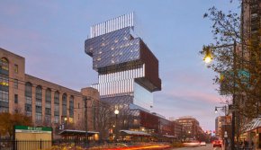 Проектираният от KPMB Architects Център за компютърни и информационни науки на Бостънския университет е сред близо 250-те структури, включени в списъка на кандидатите за "Световна сграда на годината". Превъртете надолу, за да видите част от другите номинирани проекти.