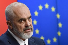 Албанският премиер подчерта, че Северно Косово не трябва да се превръща в малък Донбас, и че трябва да се действа, докато не е късно.
