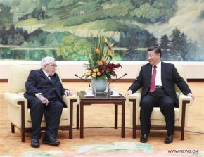 Си Дзинпин и "старият приятел на Китай" Хенри Кисинджър се срещнаха във Вила 5 на резиденция Диаоютай 