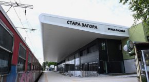 Георгиев заяви, че ще бъдат предприети административни наказания спрямо виновните служители, допуснали влакът от София за Бургас да тръгне без пътниците
