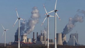 
Германия ще пусне отново в експлоатация редица спрени въглищни електроцентрали, за да спести газ и да предотврати недостиг на електроенергия през предстоящия отоплителен сезон, съобщи Министерството на икономиката и действията по климата на страната (BMWi) в съобщение за пресата.