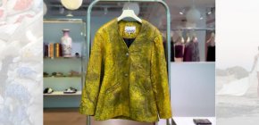 "Жълто кожено яке" може да не е първият ви отговор, но точно това е резултатът от сътрудничеството между датската модна марка Ganni и мексиканската компания за биоматериали Polybion