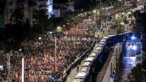 Гръцките студенти се подготвят за масови демонстрации утре, когато се отбелязва 50-годишнина от студентския бунт в Атинската 