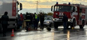 Тежка катастрофа затвори Подбалканския път в района на Мъглиж. 
