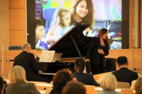 Оперната прима Соня Йончева пя с деца от уязвими групи от специализирания образователен проект