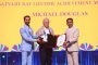 Холивудският актьор/продуцент Майкъл Дъглас е удостоен с наградата "Сатяджит Рей" за цялостно творчество на МФФИ 54 в Гоа, Индия, 28 ноември 2023 г. ©