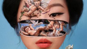 Когато Даин Юн започва да рисува върху кожата си, за да създава сюрреалистични автопортрети, хората в Южна Корея я гледат като "доккаеби", нещо като корейски гоблин, казва тя. Междувременно една вирусна снимка, на която лицето ѝ в миниатюра е нарисувано върху ноктите и украсено със собствената ѝ разрошена черна коса, е описана от хората в интернет като "космат маникюр".
