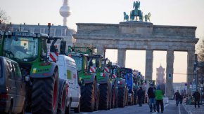 Немски фермери блокират пътища в цялата страна