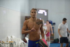Българската федерация по плувни спортове (БФПС) потвърди тригодишното наказание, наложено на плувеца Антъни Иванов, за уронване на престижа на централата. Това се случи на общото събрание, на което участваха 45 клуба.