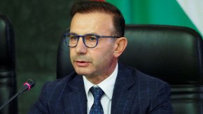 Задържаният полицай в ГДБОП е заподозрян в шпионаж в полза на Русия, потвърди главният секретар на МВР Живко Коцев.