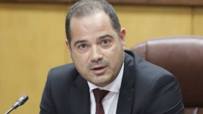 Министърът на вътрешните работи Калин Стоянов заяви готовност да остане на поста си и след ротацията, ако премиерът и вицепремиерът преценят това.