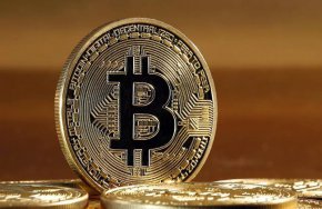 Bitcoin достига двугодишен връх