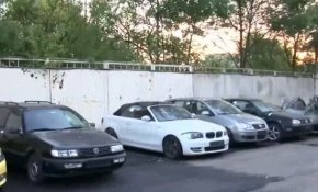 Паркингите на МВР във всички области на страната са препълнени със стотици коли, конфискувани от пияни и дрогирани шофьори.