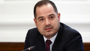 Министърът на вътрешните работи Калин Стоянов отрече да е упражнявал натиск върху подалия оставка главен секретар на министерството Живко Коцев.