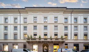 Собственикът на Гучи купи сграда на култовата улица Монтенаполеоне в Милано за 1,3 млрд. евро