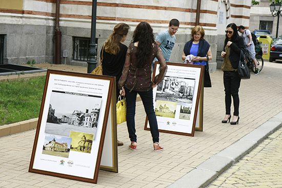Кметът на София Йорданка Фандъкова откри изложбата посветена на бомбардировките от Втората световна