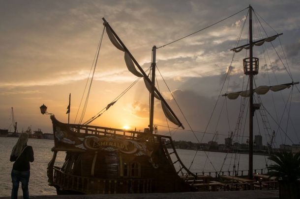 Пиратският кораб Есмералда остава за морски приключения на Морска гара Бургас