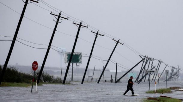  Ураганът Харви потопи Хюстън и взе жертви